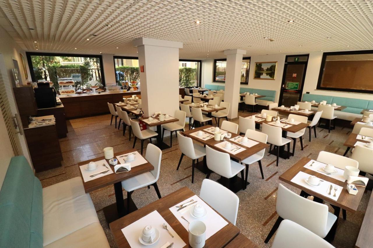 Hotel Domenichino Milánó Kültér fotó