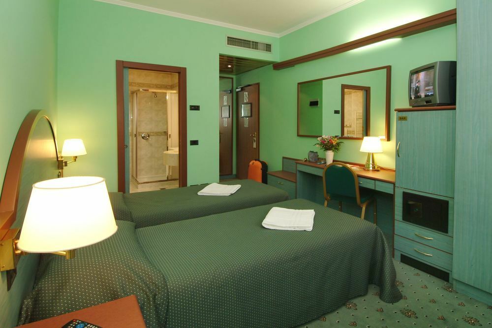Hotel Domenichino Milánó Kültér fotó